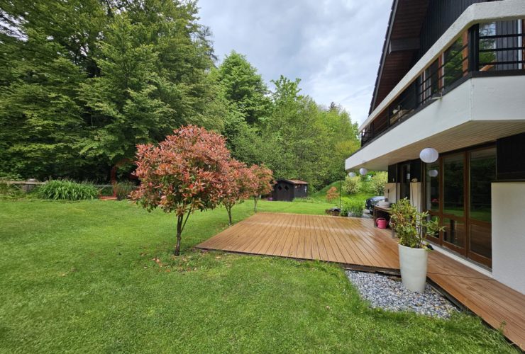Ravissante villa mitoyenne avec jardin