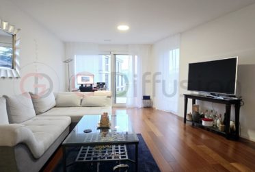 Luxury 3.5 room furnished flat - Appartement 3.5 pcs meublé de standing