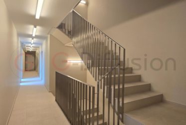 Luxury 3.5 room furnished flat - Appartement 3.5 pcs meublé de standing