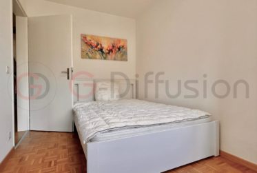 Furnished flat of 4.5 room - Appartement meublé de 4.5 Epalinges
