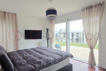 Luxury 3.5 room furnished flat - Appartement 3.5 pcs meublé de standing