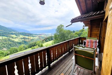 Splendide chalet avec vue panoramique sur le lac et les alpes