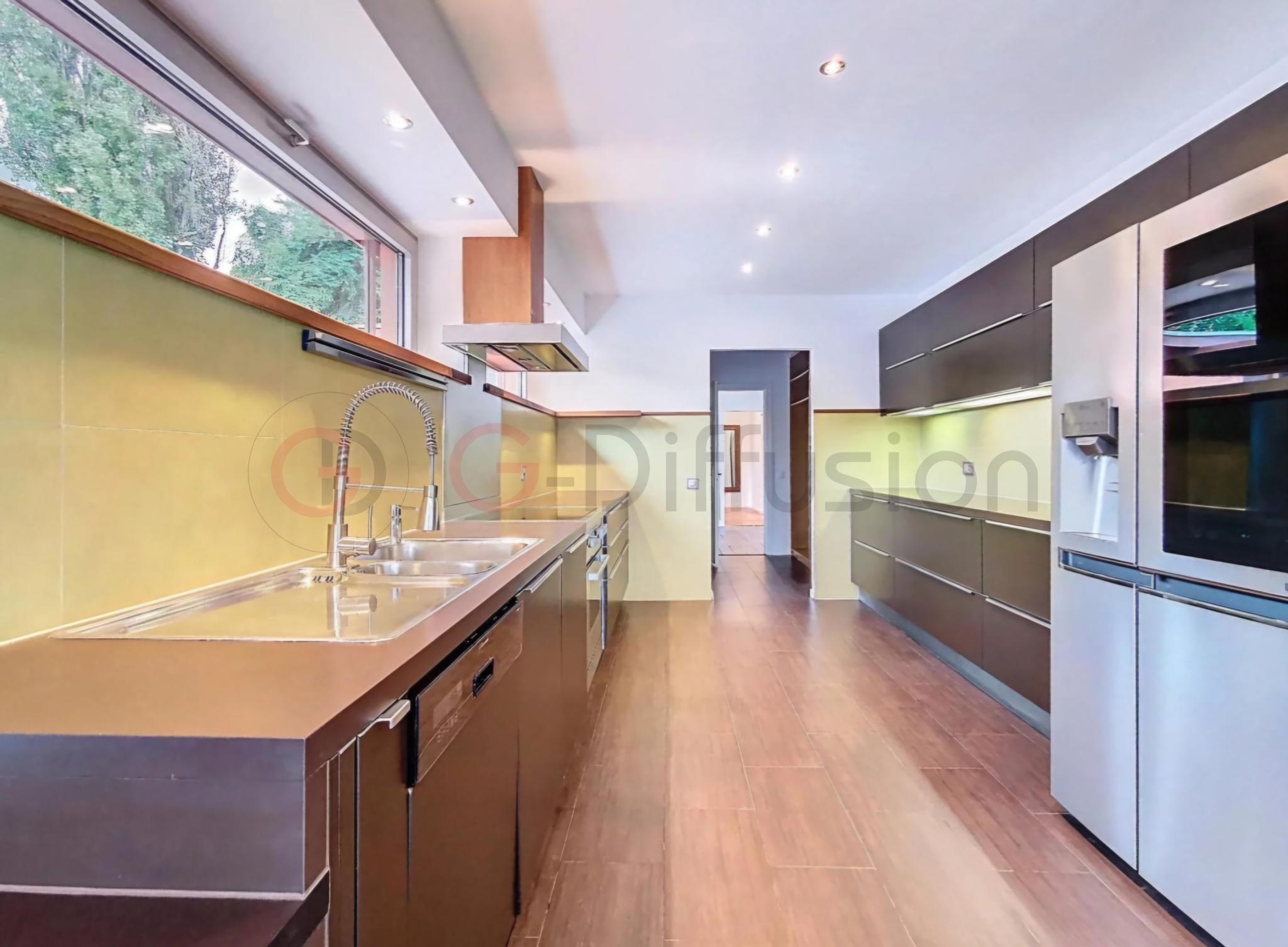 Villa d’exception à Chernex – Vue lac Léman