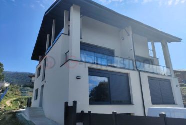 VILLAS D’EXCEPTION – VUE PANORAMIQUE SUR LE LAC LEMAN– TERRAIN CONSTRUCTIBLE