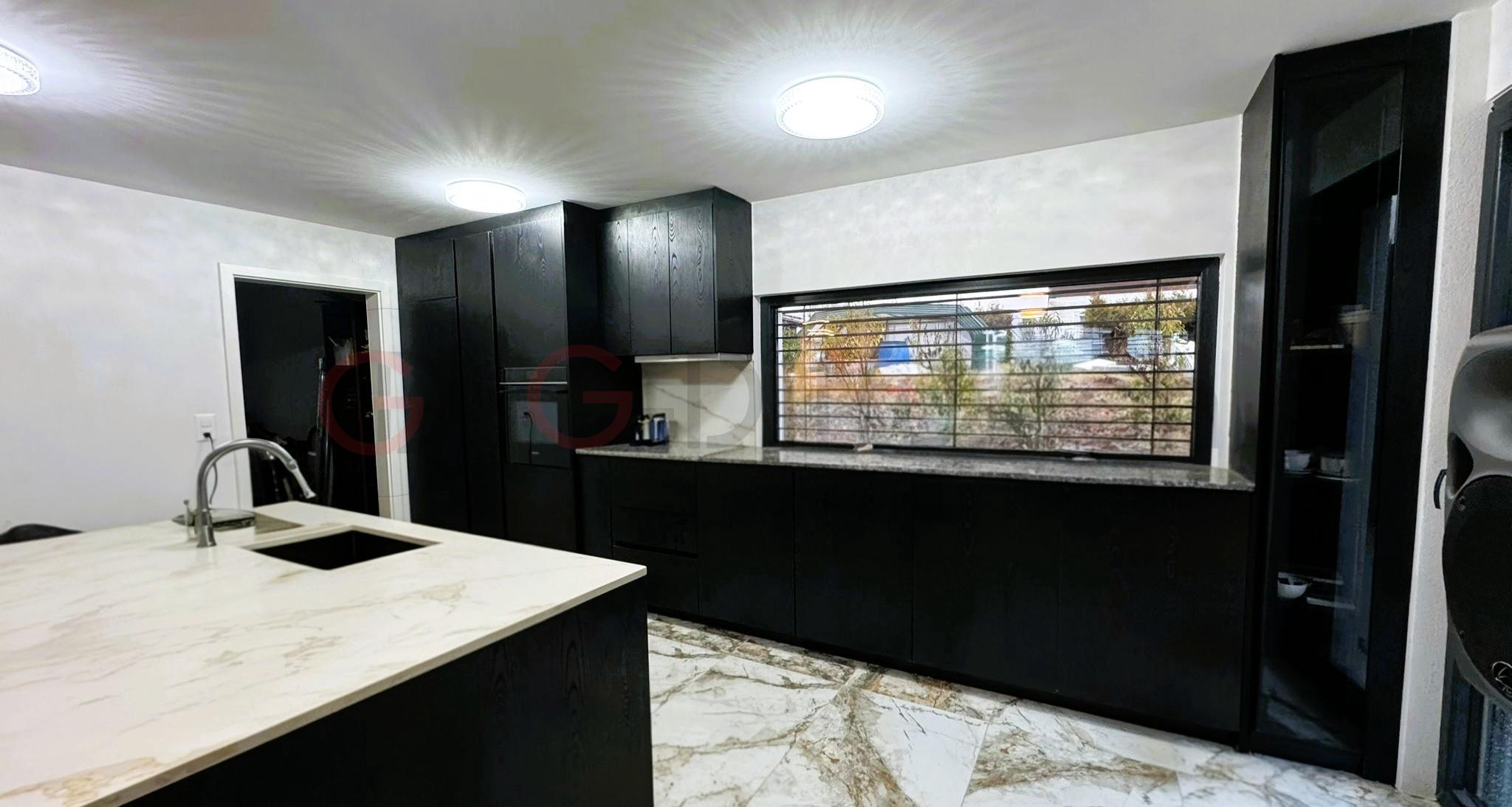 Élégante villa familiale avec Terrasse/ jardin, stationnements et haute performance énergétique