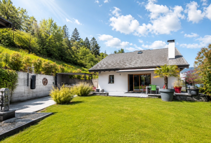 Magnifique villa avec 2 appartements à vendre à Ayent, vue panoramique sur les montagnes.