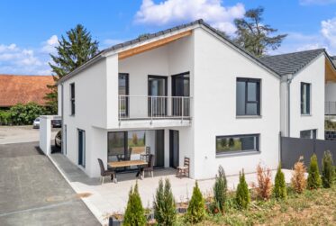 Splendide villa mitoyenne de 5.5 pièces à louer