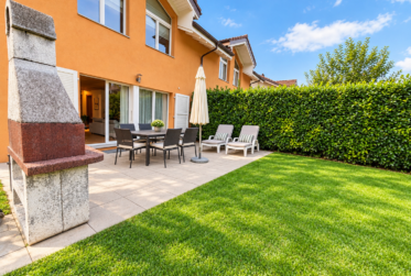 VILLA JUMELÉE AVEC GRAND JARDIN À VENDRE À VOUVRY