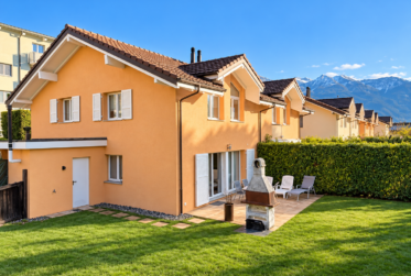 VILLA JUMELÉE AVEC GRAND JARDIN À VENDRE À VOUVRY