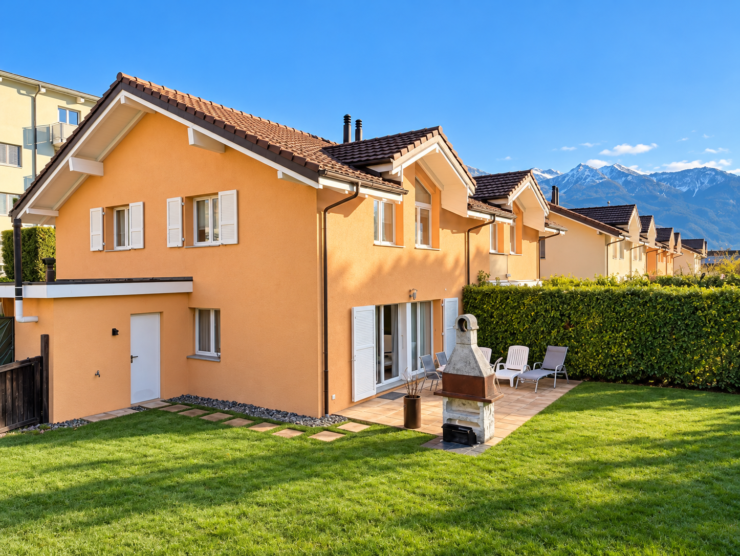 VILLA JUMELÉE AVEC GRAND JARDIN À VENDRE À VOUVRY